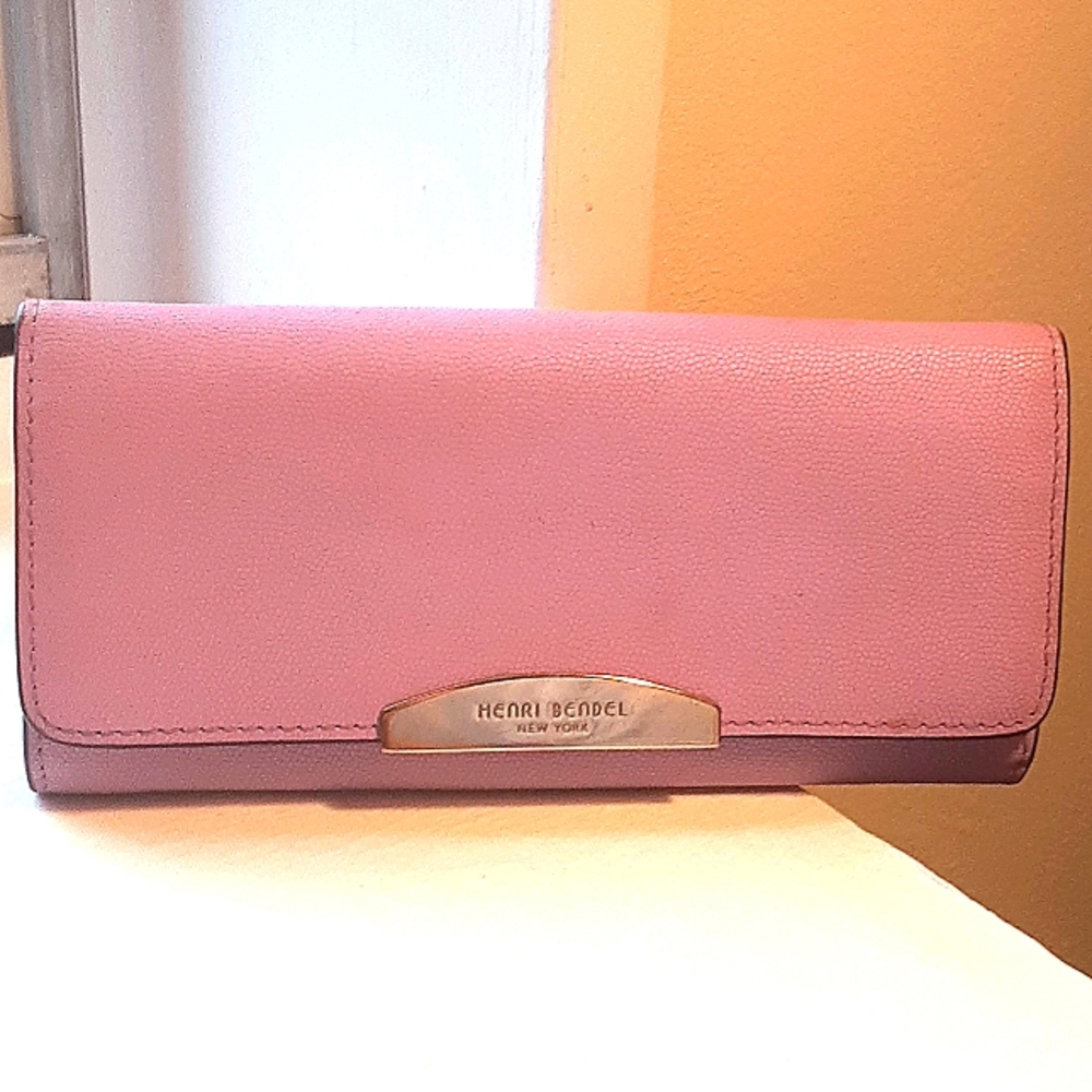 Brand new *HENRI BENDEL* genuine leather wallet!!!